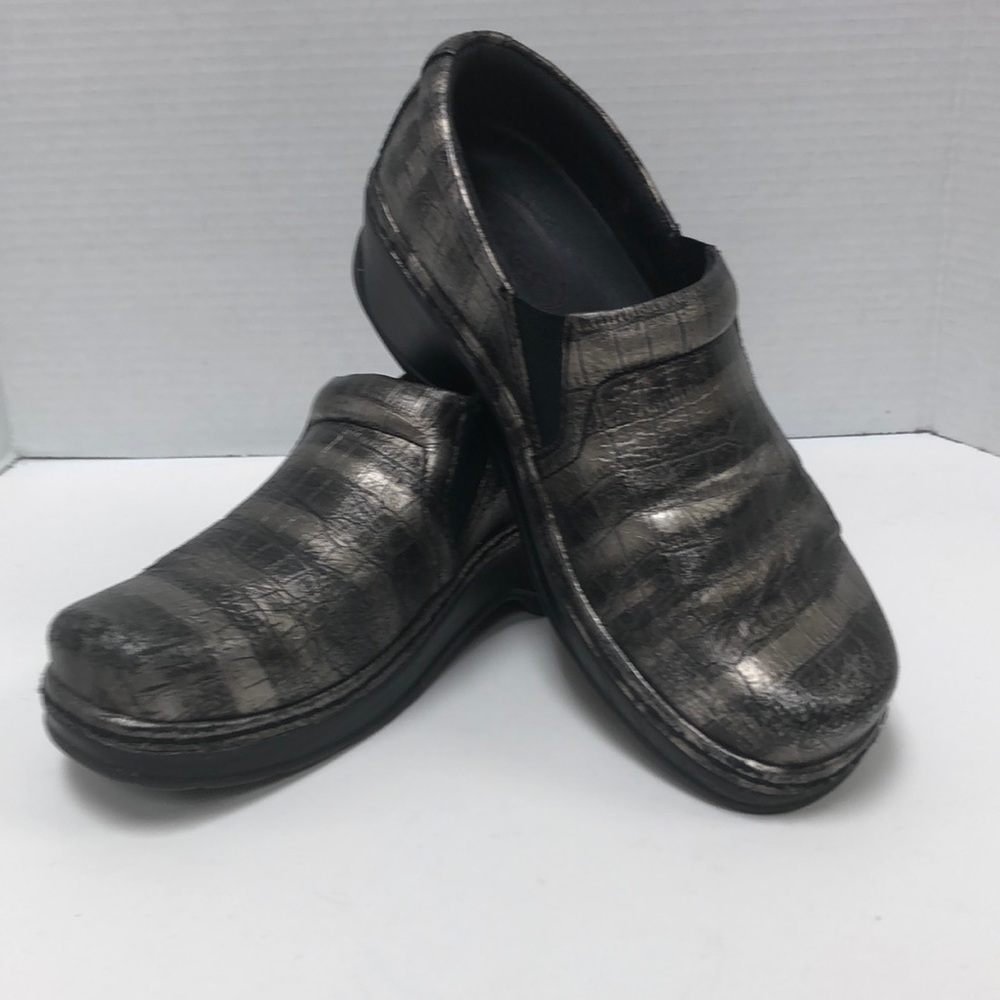 Klogs nurse shoes